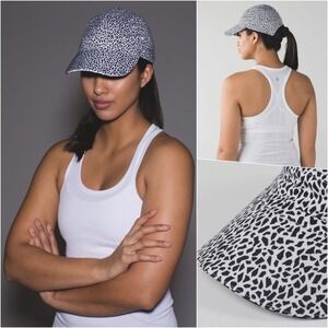 Lululemon Run Lightweight Cap Hat Black White NWOT